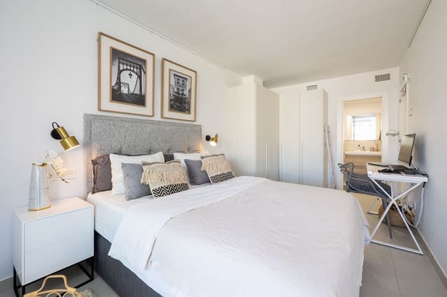 2 makuuhuone Huoneisto myytävänä paikassa Benalmadena Costa, Benalmádena mukana uima-altaan - 565 000 € (Ref: 8861654)