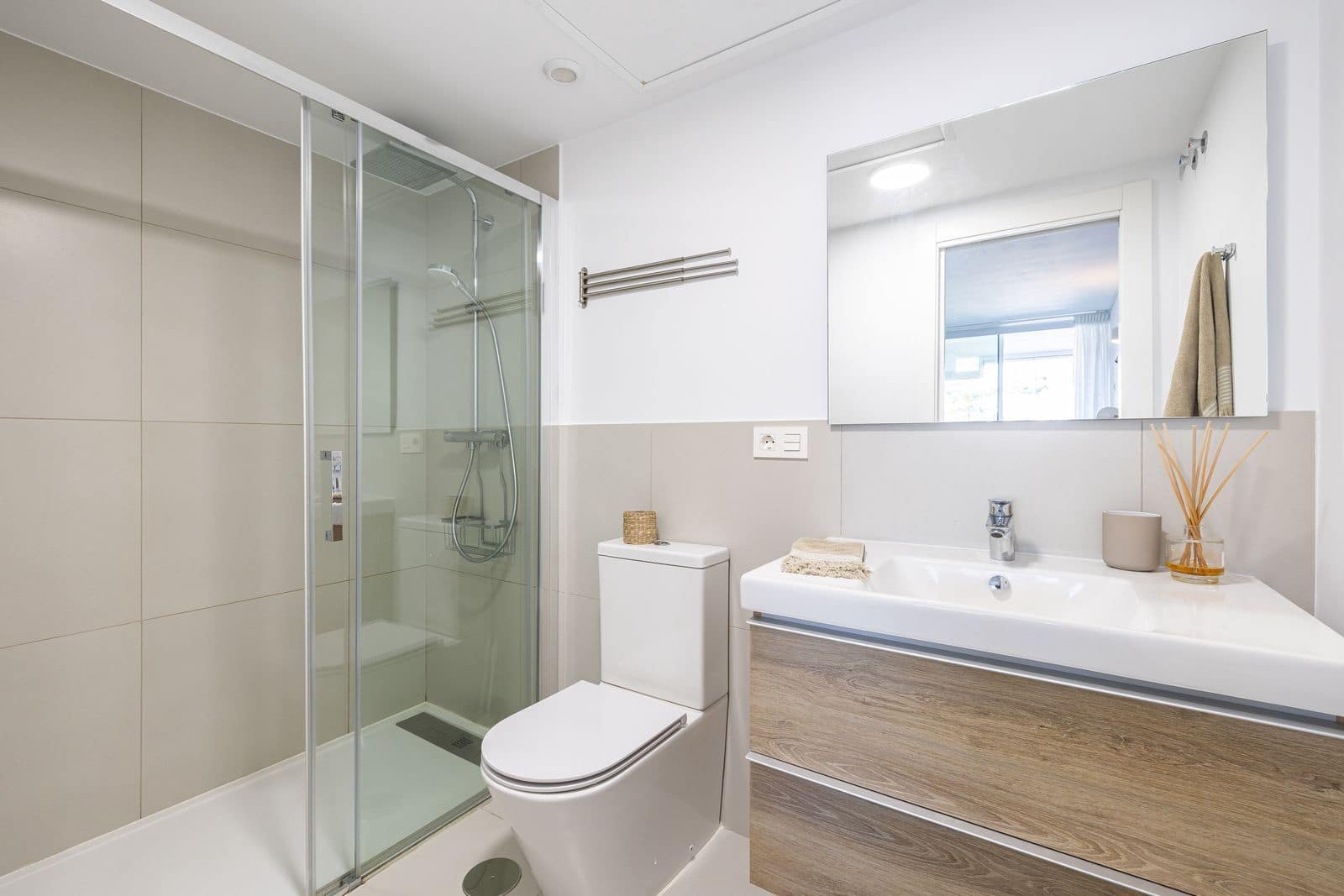 2 sypialnia Apartament na sprzedaż w Benalmadena Costa z basenem - 565 000 € (Ref: 8861654)