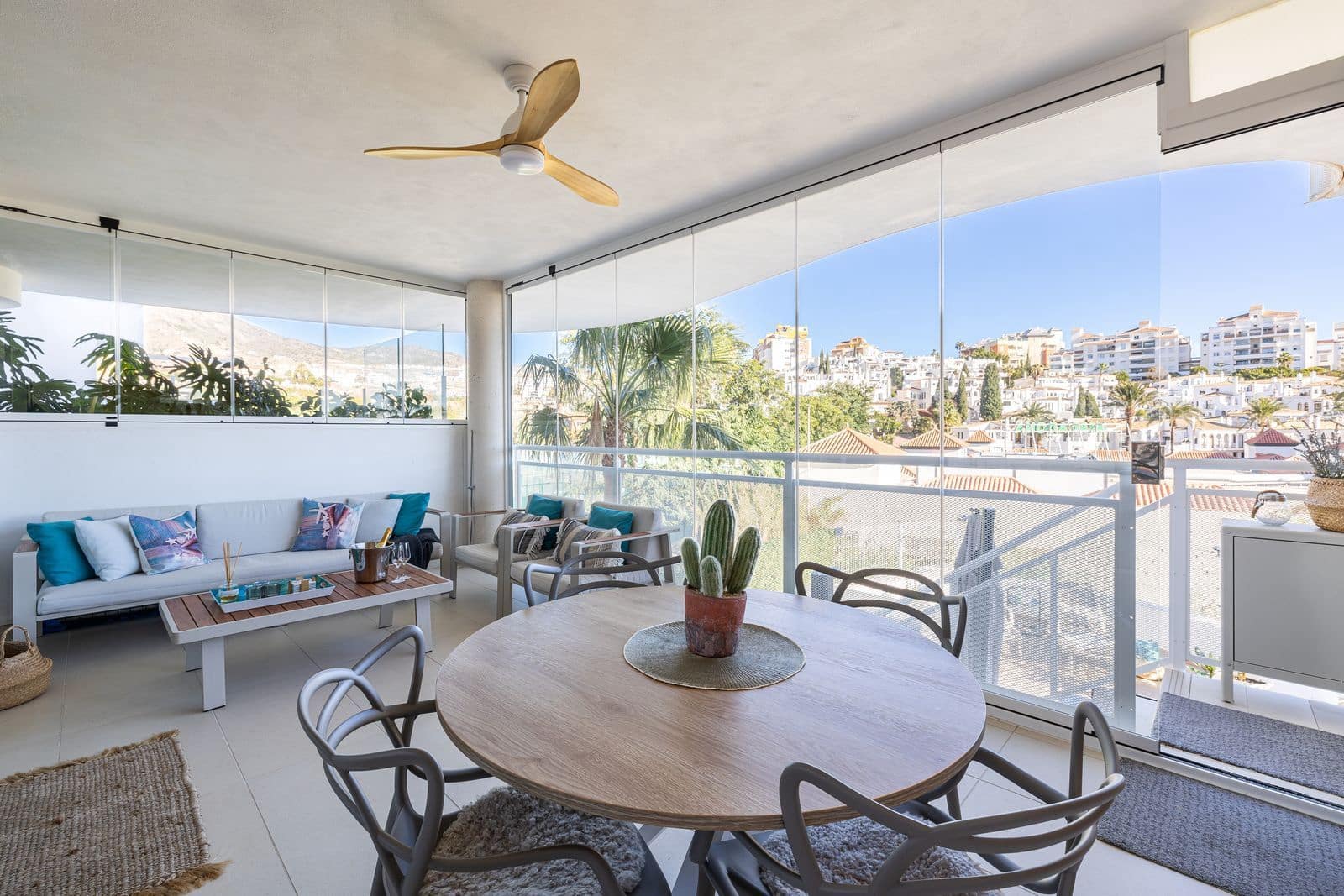 2 sypialnia Apartament na sprzedaż w Benalmadena Costa z basenem - 565 000 € (Ref: 8861654)