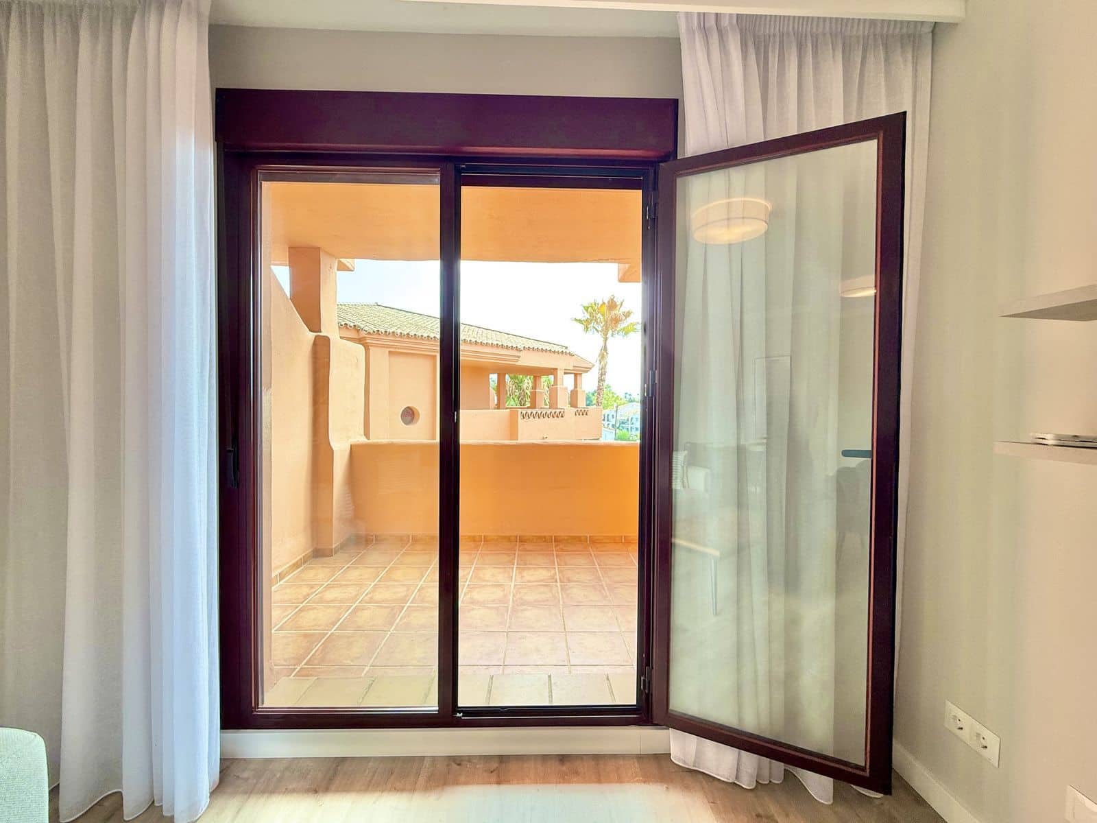 2 soveværelse Lejlighed til salg i Benahavis med swimmingpool - € 325.000 (Ref: 9009872)