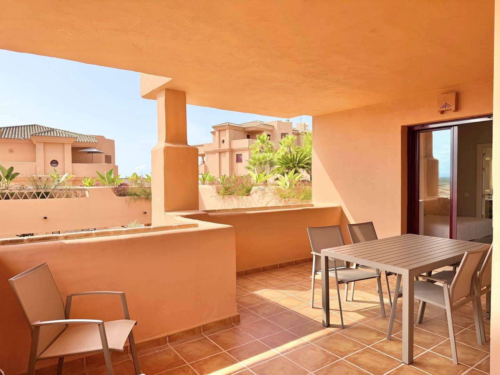 2 soveværelse Lejlighed til salg i Benahavis med swimmingpool - € 335.000 (Ref: 9009872)