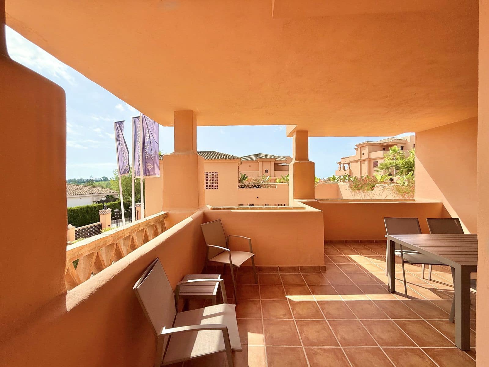 2 soveværelse Lejlighed til salg i Benahavis med swimmingpool - € 325.000 (Ref: 9009872)