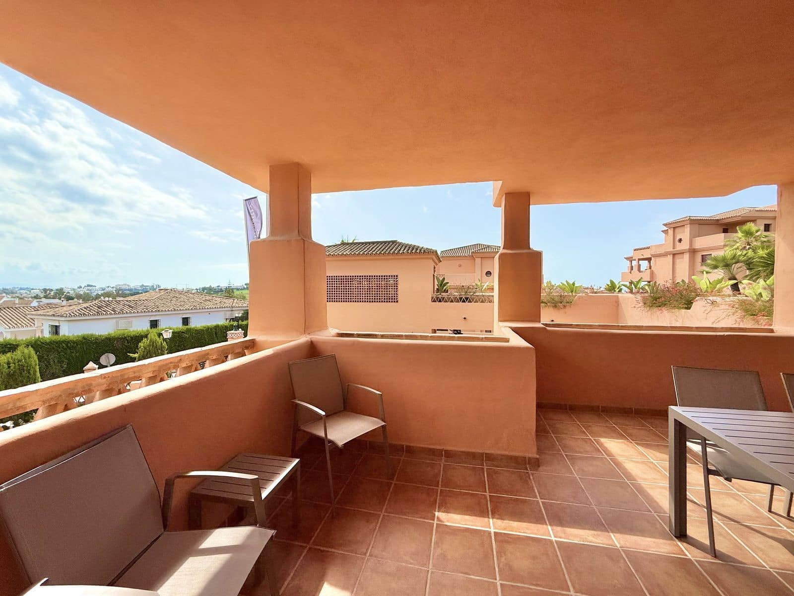 2 soveværelse Lejlighed til salg i Benahavis med swimmingpool - € 325.000 (Ref: 9009872)