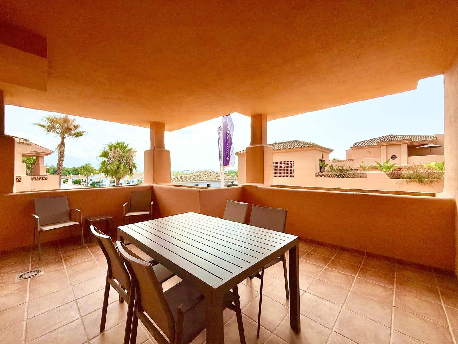 2 soveværelse Lejlighed til salg i Benahavis med swimmingpool - € 325.000 (Ref: 9009872)