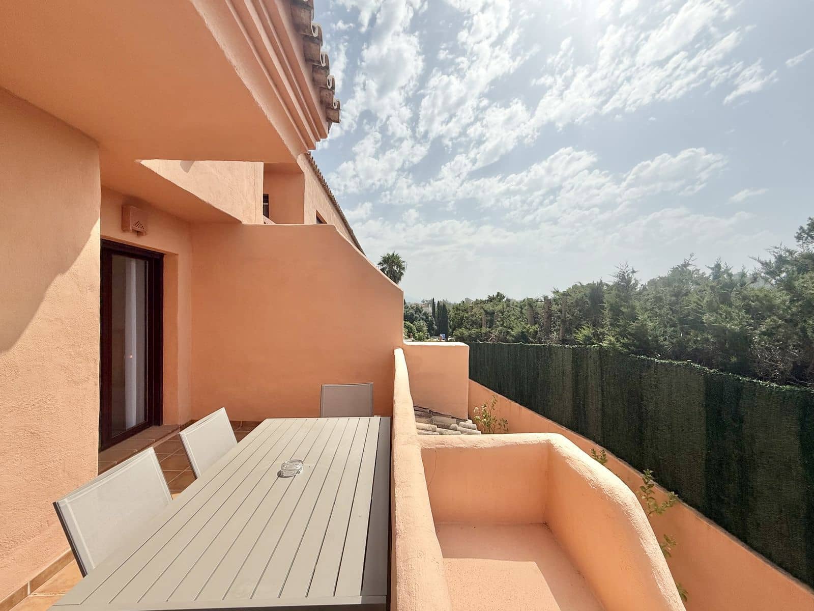 2 slaapkamer Appartement te koop in Benahavis met zwembad - € 359.000 (Ref: 9016405)