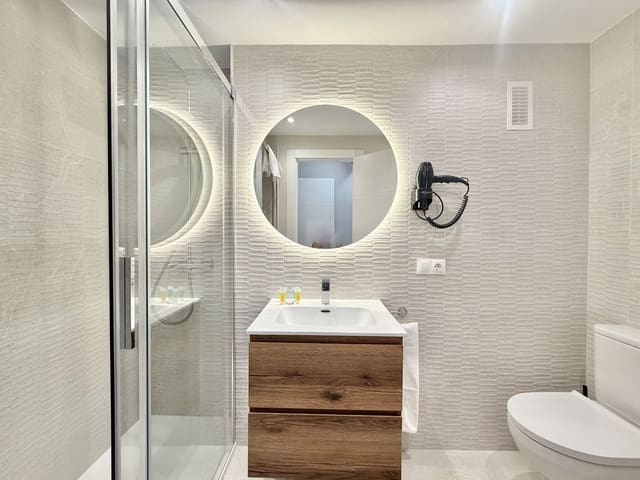 2 makuuhuone Huoneisto myytävänä paikassa El Paraíso, Benahavís mukana uima-altaan - 359 000 € (Ref: 9016405)