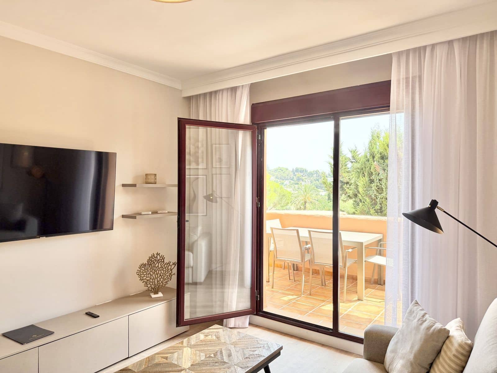 2 soveværelse Lejlighed til salg i Benahavis med swimmingpool - € 320.000 (Ref: 9077109)