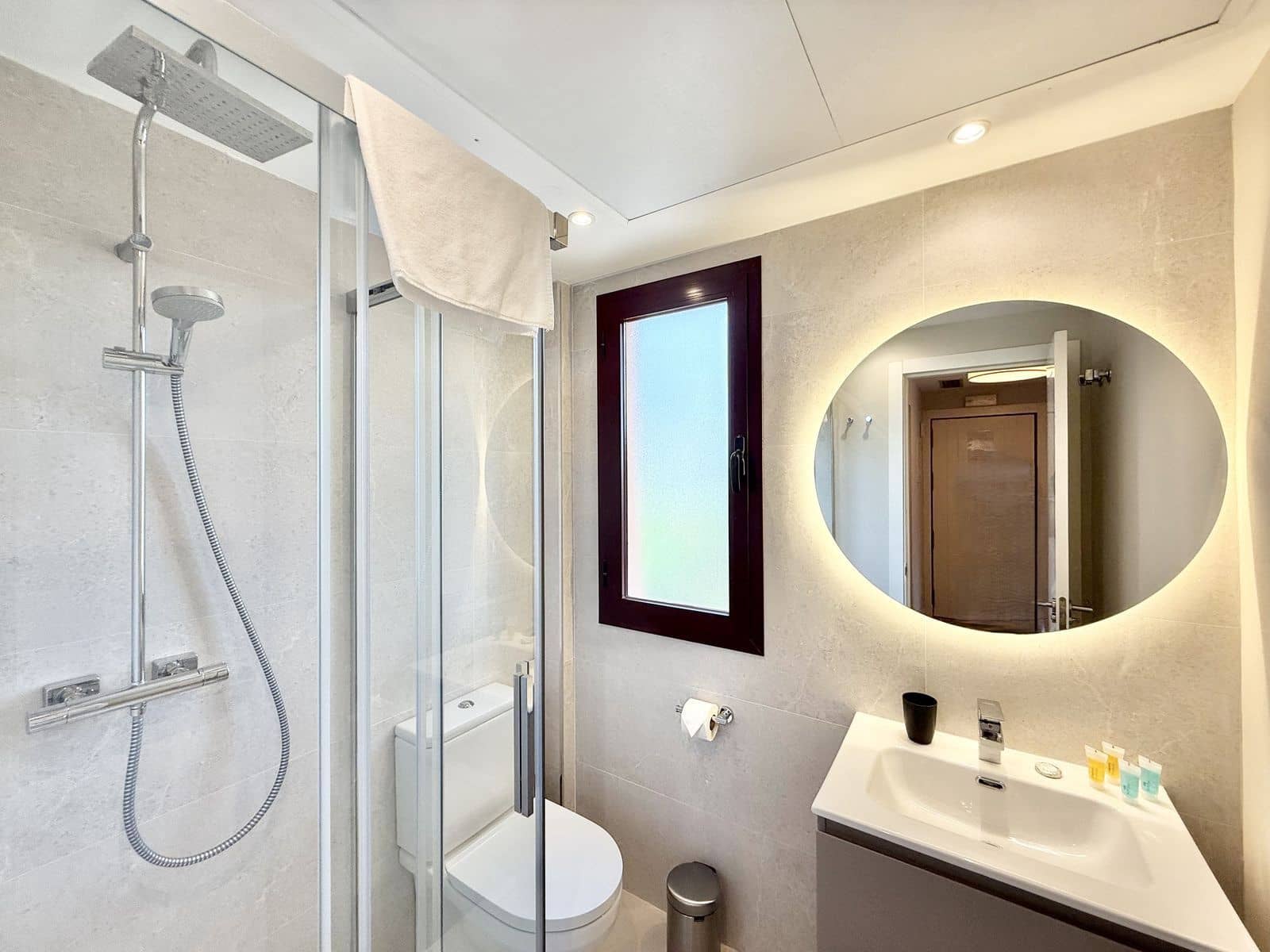 2 soveværelse Lejlighed til salg i Benahavis med swimmingpool - € 320.000 (Ref: 9077109)