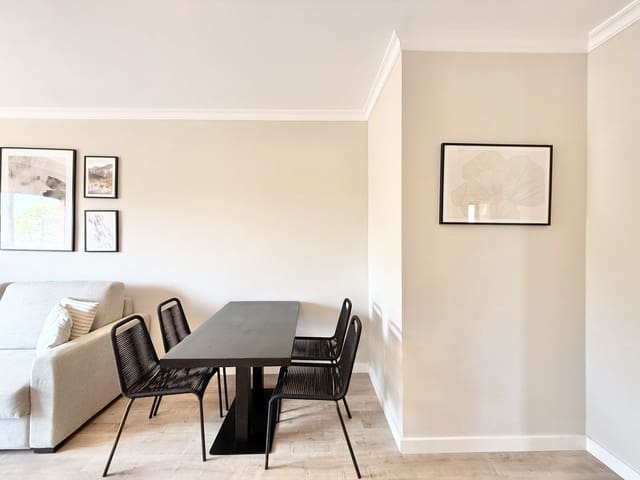 2 bedroom Apartment for sale in El Paraíso, Benahavís with pool - € 320,000 (Ref: 9077109)