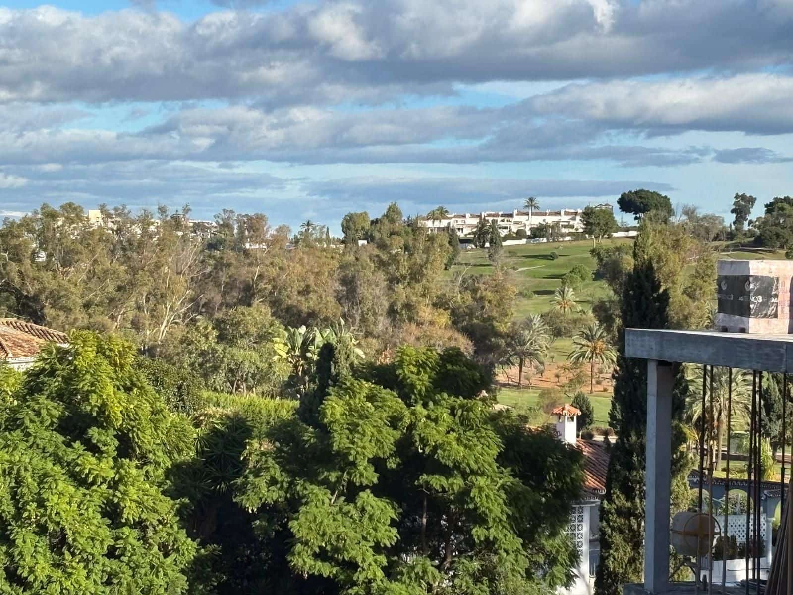 2 soveværelse Lejlighed til salg i Benahavis med swimmingpool - € 320.000 (Ref: 9077109)