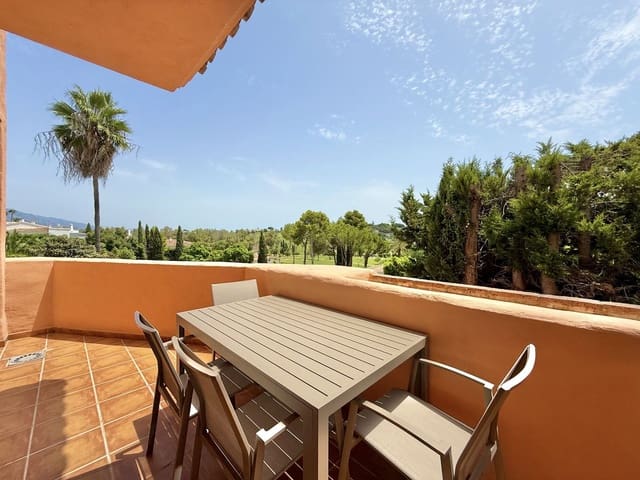 2 bedroom Apartment for sale in El Paraíso, Benahavís with pool - € 320,000 (Ref: 9077109)