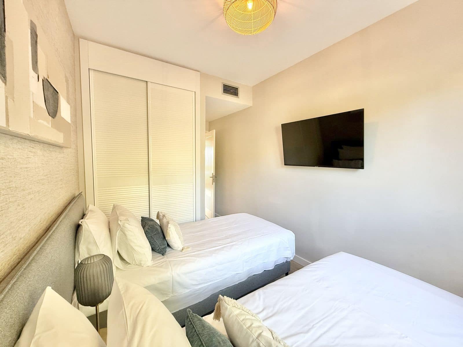 2 soveværelse Lejlighed til salg i Benahavis med swimmingpool - € 357.000 (Ref: 9097617)