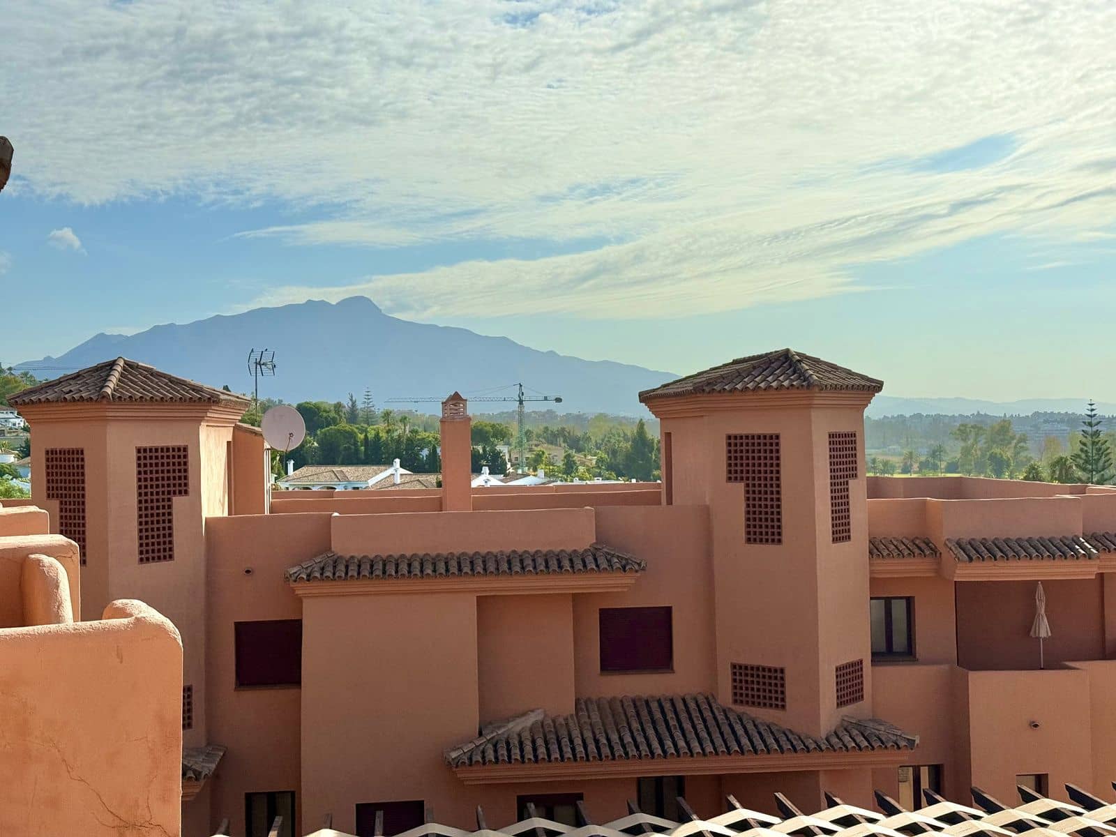 2 soveværelse Lejlighed til salg i Benahavis med swimmingpool - € 357.000 (Ref: 9097617)