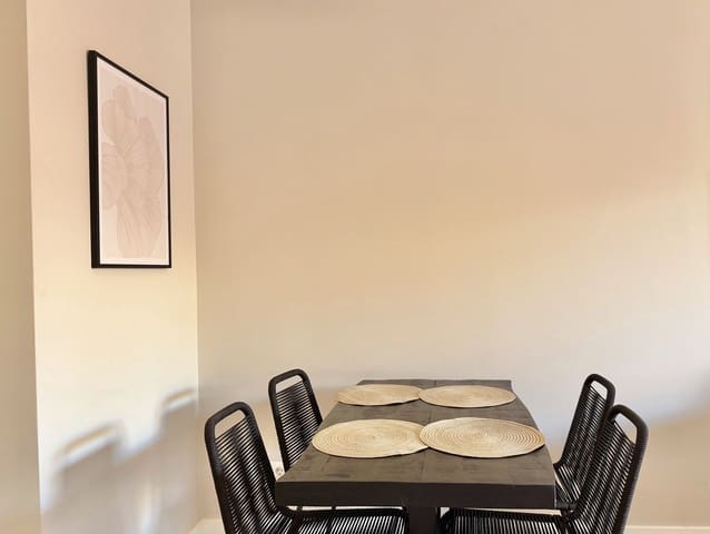 Apartamento de 2 habitaciones en El Paraíso, Benahavís en venta con piscina - 299.000 € (Ref: 9127445)