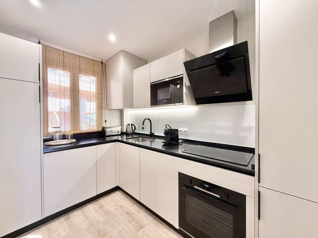 2 sovrum Lägenhet till salu i El Paraíso, Benahavís med pool - 335 000 € (Ref: 9153336)