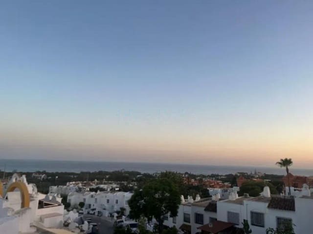 2 soveværelse Byhus til salg i La Reserva, Marbella med swimmingpool - € 350.000 (Ref: 9175746)