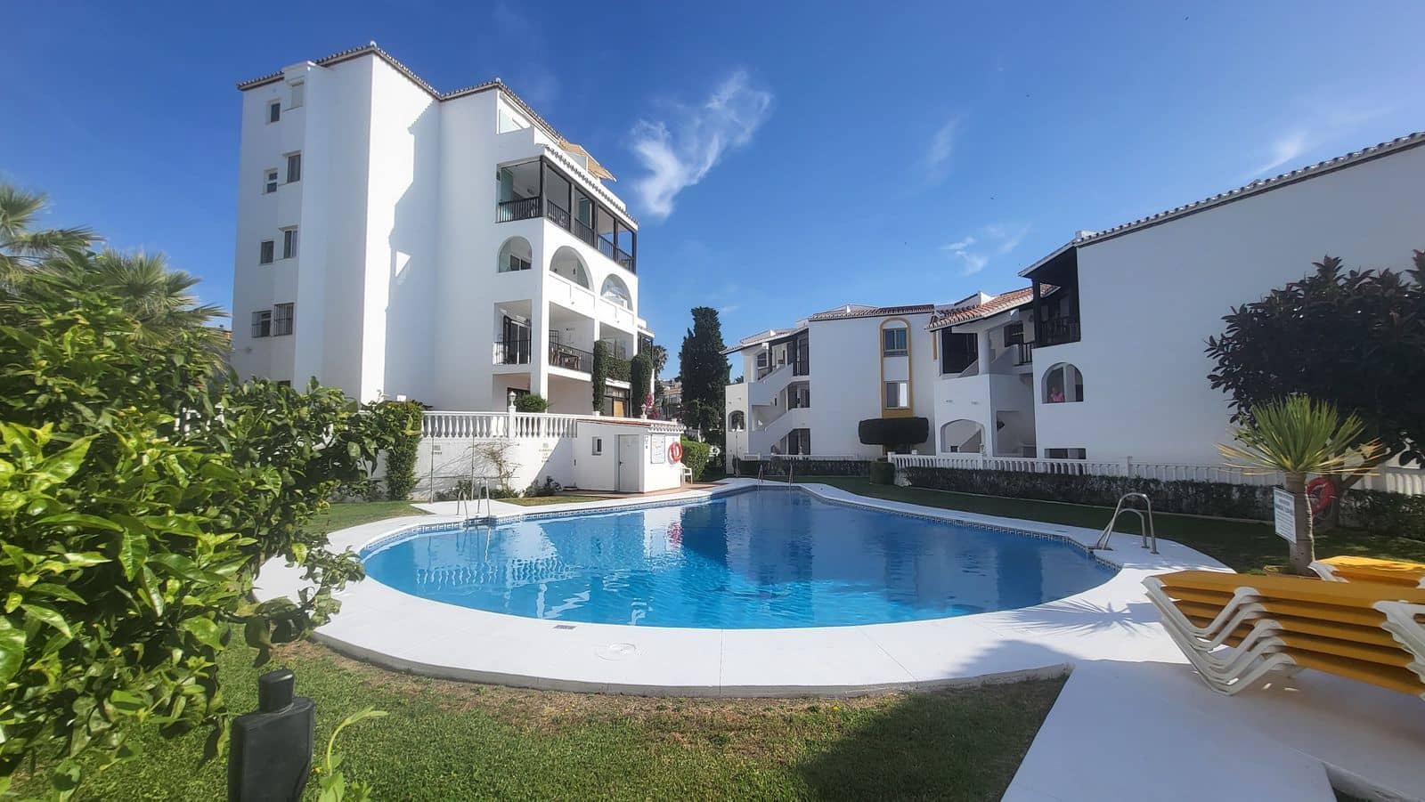 2 bedroom Apartment for sale in Riviera del Sol with pool - € 349,000 (Ref: 9184235)