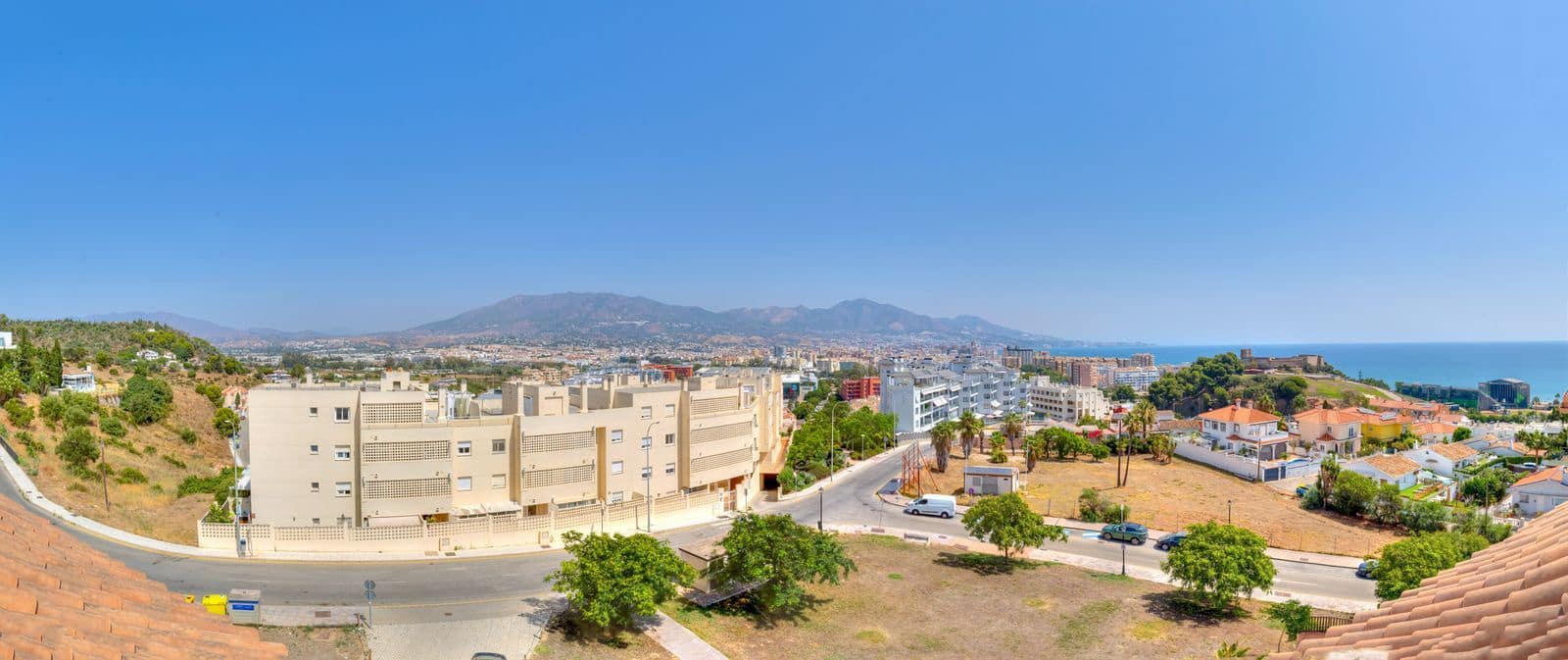 2 bedroom Penthouse for sale in Fuengirola - € 419,000 (Ref: 9184236)
