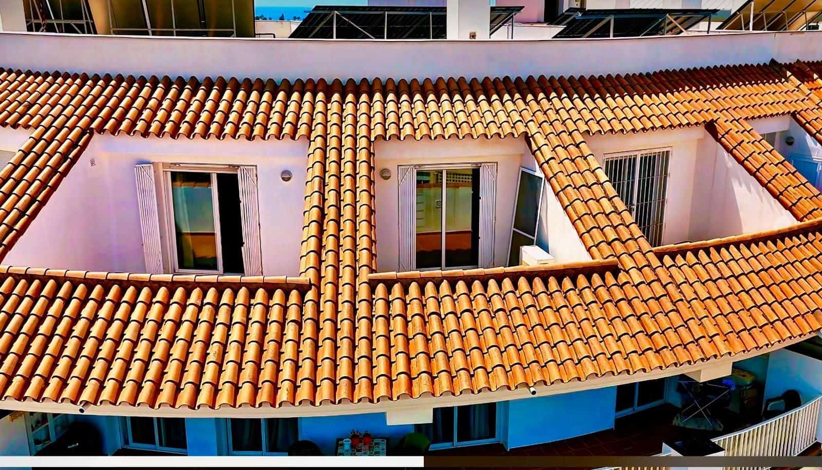 2 bedroom Penthouse for sale in Fuengirola - € 419,000 (Ref: 9184236)