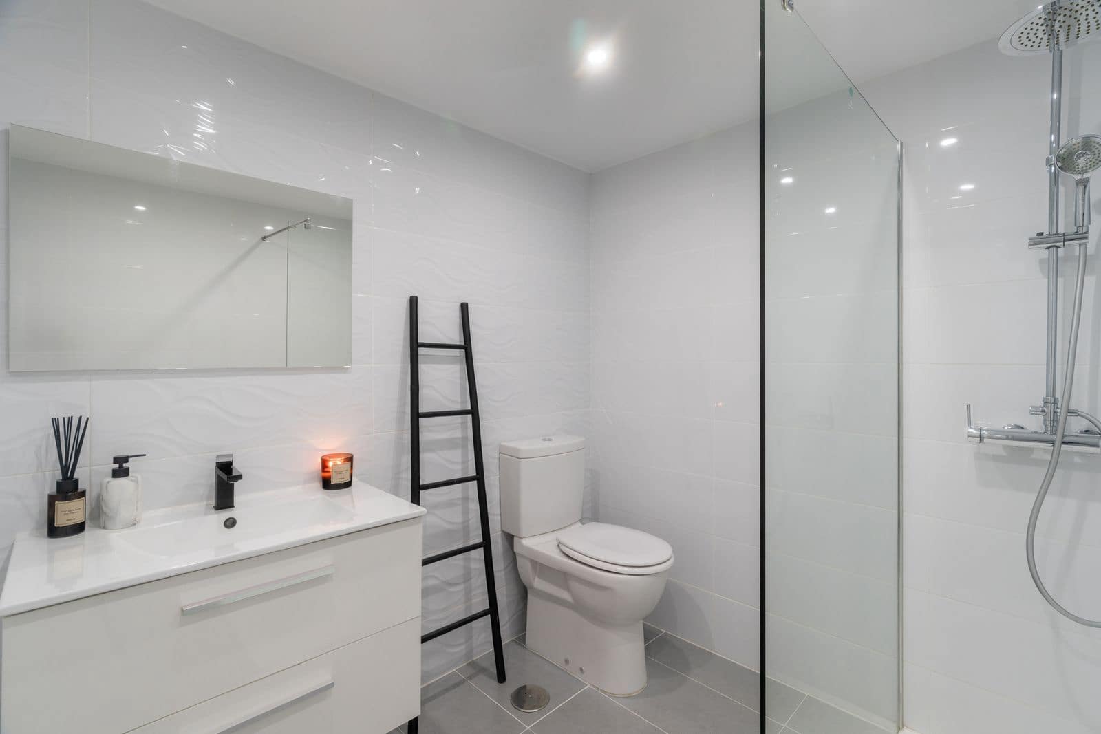 2 soverom Hus til salgs i Nueva Andalucia med svømmebasseng - € 765 000 (Ref: 9187679)