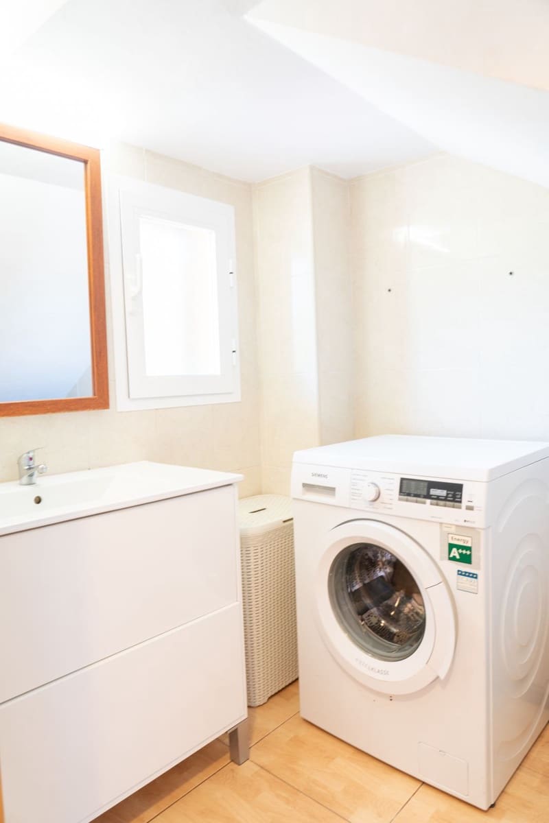 3 soverom Kjedet enebolig til salgs i Riviera del Sol med svømmebasseng - € 490 000 (Ref: 9192827)