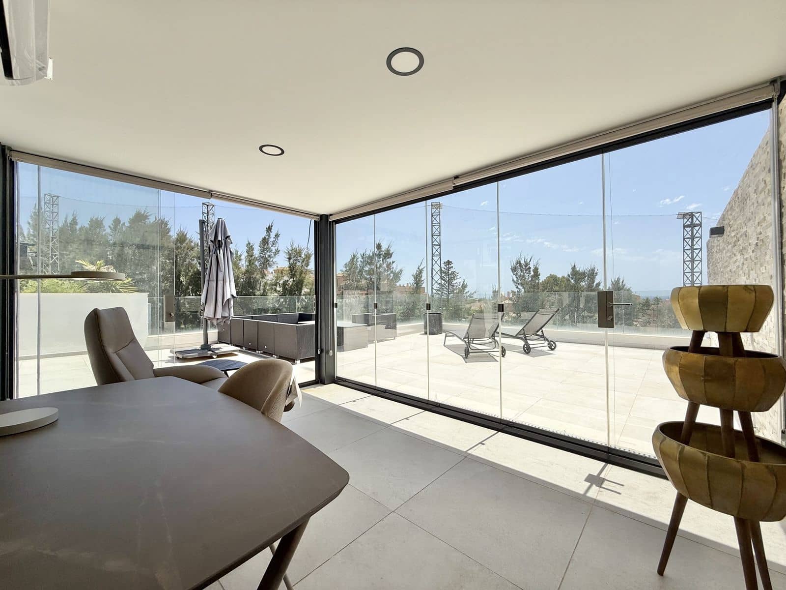 3 chambre Penthouse à vendre à Cabopino avec piscine - 918 000 € (Ref: 9207112)