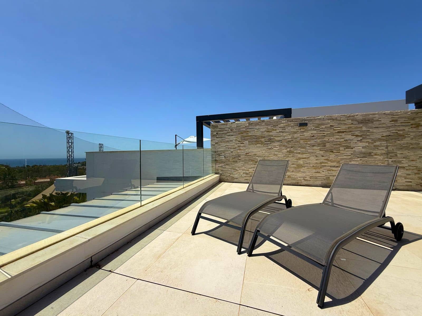 3 chambre Penthouse à vendre à Cabopino avec piscine - 918 000 € (Ref: 9207112)