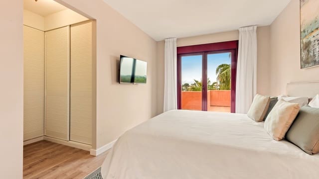 3 soveværelse Lejlighed til salg i El Paraíso, Benahavís med swimmingpool - € 450.000 (Ref: 9231239)