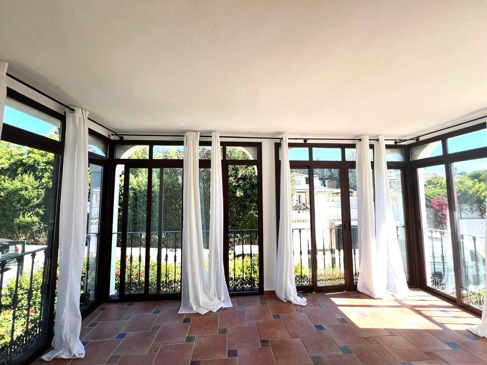 2 soveværelse Lejlighed til salg i El Paraiso med swimmingpool - € 335.000 (Ref: 9231855)