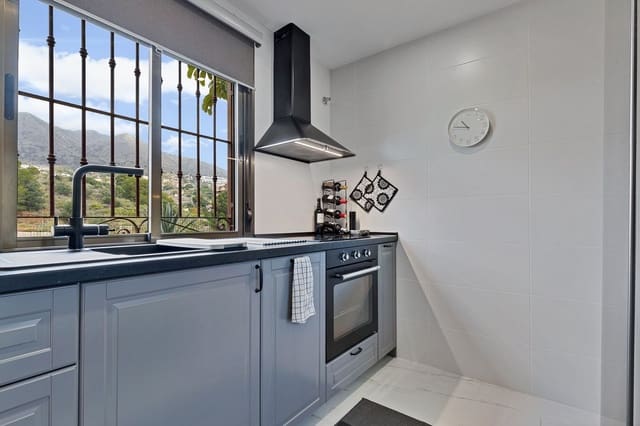 2 soveværelse Lejlighed til salg i Puerto Marina, Benalmádena med swimmingpool - € 340.000 (Ref: 9242363)