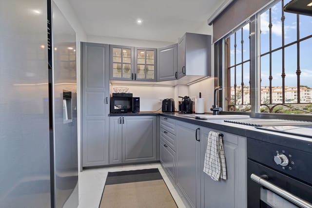 2 soveværelse Lejlighed til salg i Puerto Marina, Benalmádena med swimmingpool - € 340.000 (Ref: 9242363)