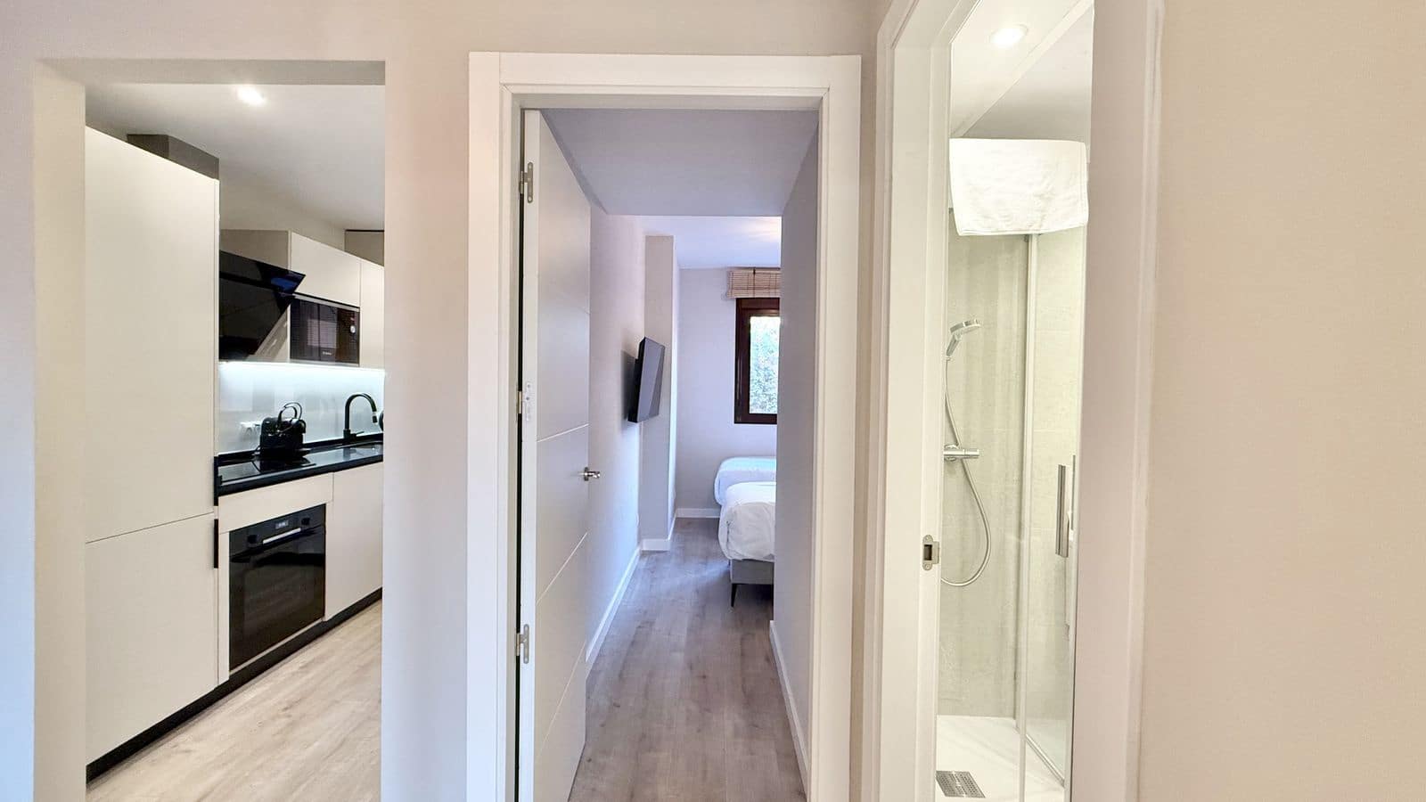 2 bedroom Apartment for sale in Benahavis with pool - € 365,000 (Ref: 9319587)