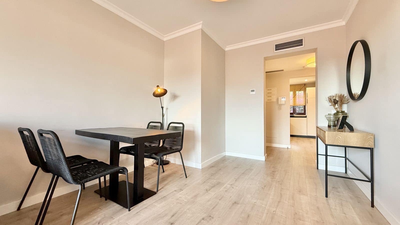 2 bedroom Apartment for sale in Benahavis with pool - € 365,000 (Ref: 9319587)