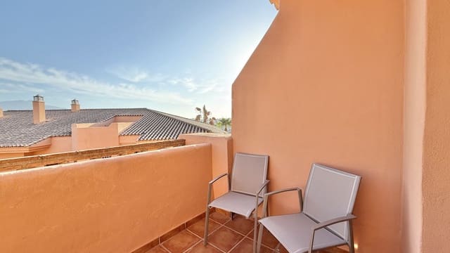 2 bedroom Apartment for sale in El Paraíso, Benahavís with pool - € 365,000 (Ref: 9319587)