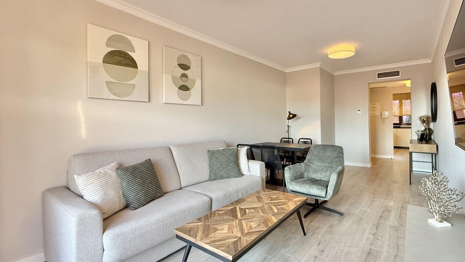 2 bedroom Apartment for sale in Benahavis with pool - € 365,000 (Ref: 9319587)