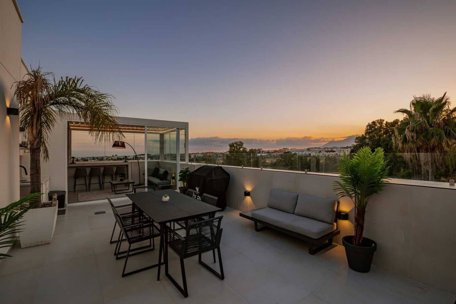 3 slaapkamer Penthouse te koop in Nueva Andalucia met zwembad - € 770.000 (Ref: 9340233)