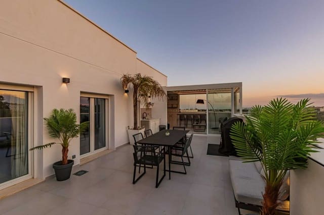 3 soveværelse Penthouse til salg i Puerto Banus, Marbella med swimmingpool - € 770.000 (Ref: 9340233)