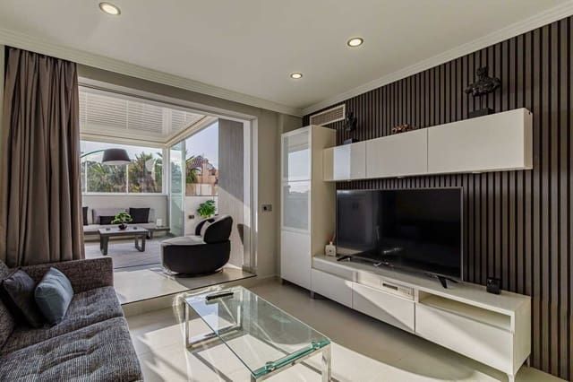 3 soveværelse Penthouse til salg i Puerto Banus, Marbella med swimmingpool - € 770.000 (Ref: 9340233)