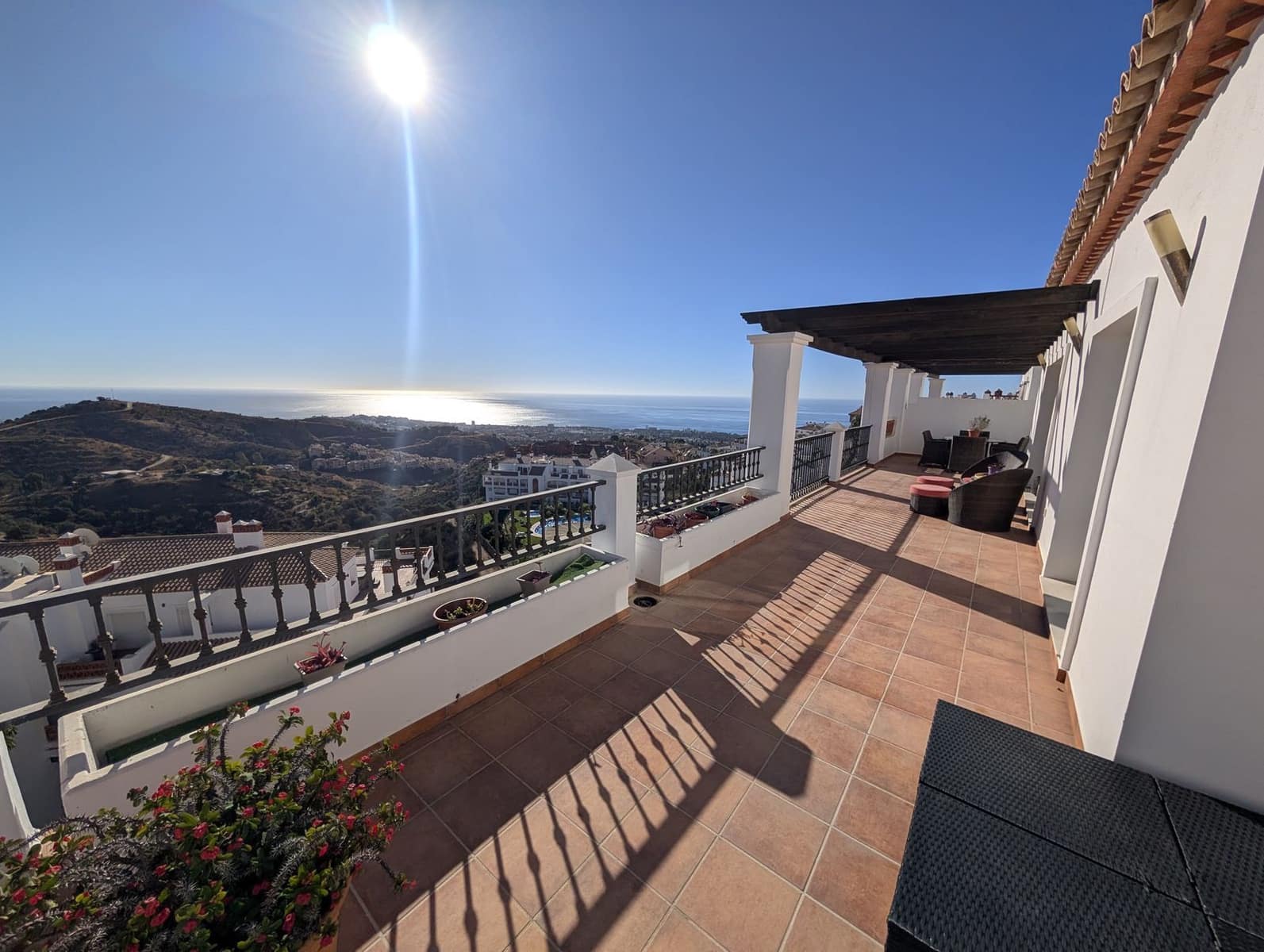 2 bedroom Penthouse for sale in Calahonda with pool - € 475,000 (Ref: 9369202)