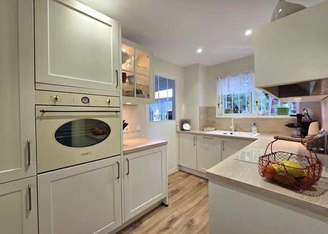 Ático de 3 habitaciones en Calahonda, Mijas en venta con piscina - 599.000 € (Ref: 9388828)