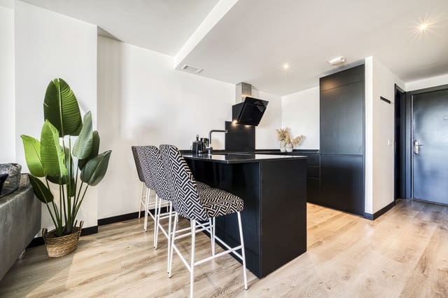 2 slaapkamer Appartement te koop in La Cala de Mijas, Mijas met zwembad - € 349.000 (Ref: 9394343)