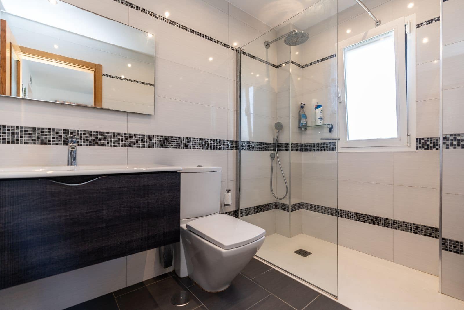 3 bedroom Apartment for sale in La Cala de Mijas with pool - € 539,000 (Ref: 9394344)