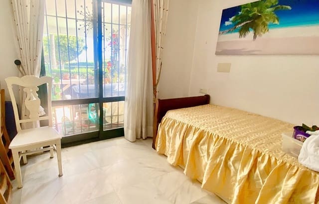 2 soverom Leilighet til salgs i Puerto Marina, Benalmádena med svømmebasseng - € 310 000 (Ref: 9404456)