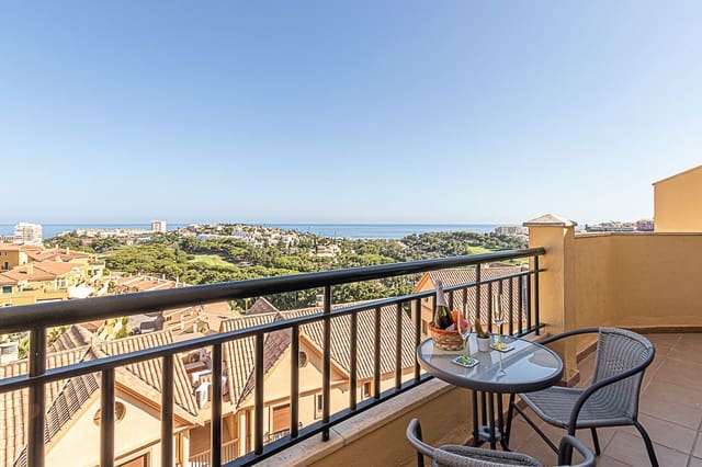 2 slaapkamer Appartement te koop in Puerto Marina, Benalmádena met zwembad - € 360.000 (Ref: 9411512)