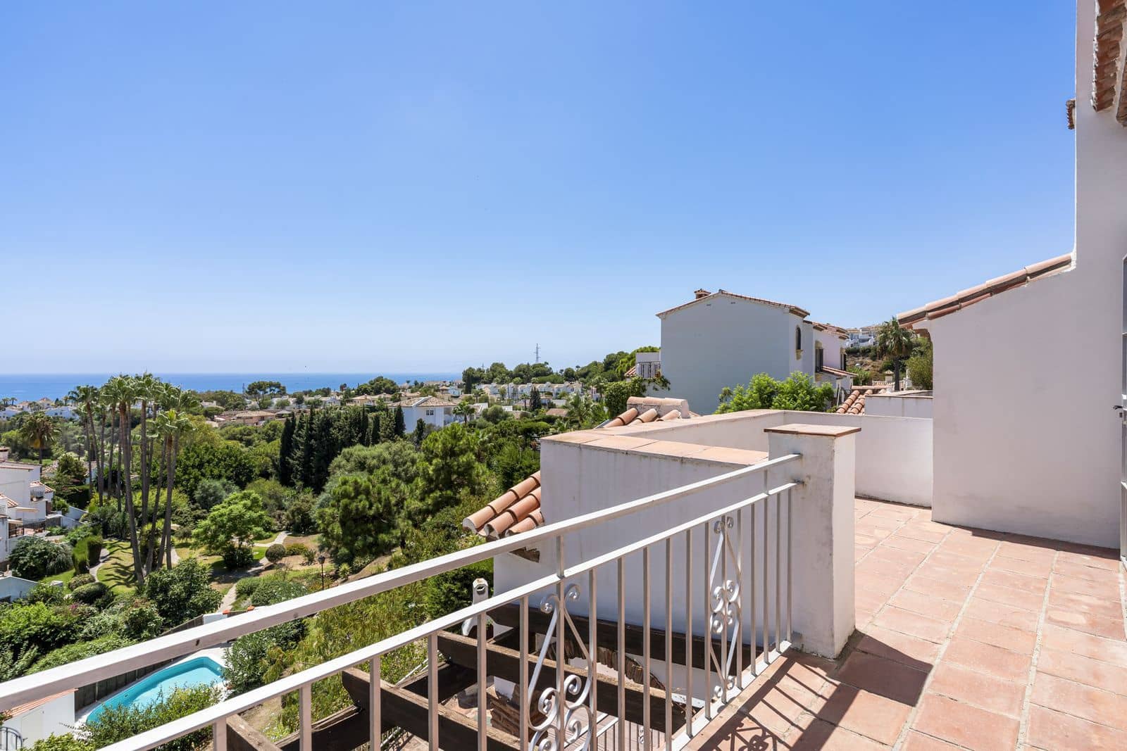 Casa de 5 habitaciones en Calahonda en venta con piscina - 525.000 € (Ref: 9413008)