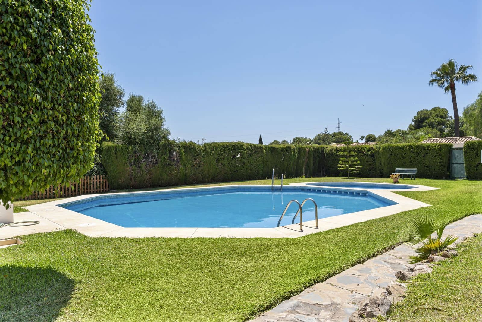 Casa de 5 habitaciones en Calahonda en venta con piscina - 525.000 € (Ref: 9413008)