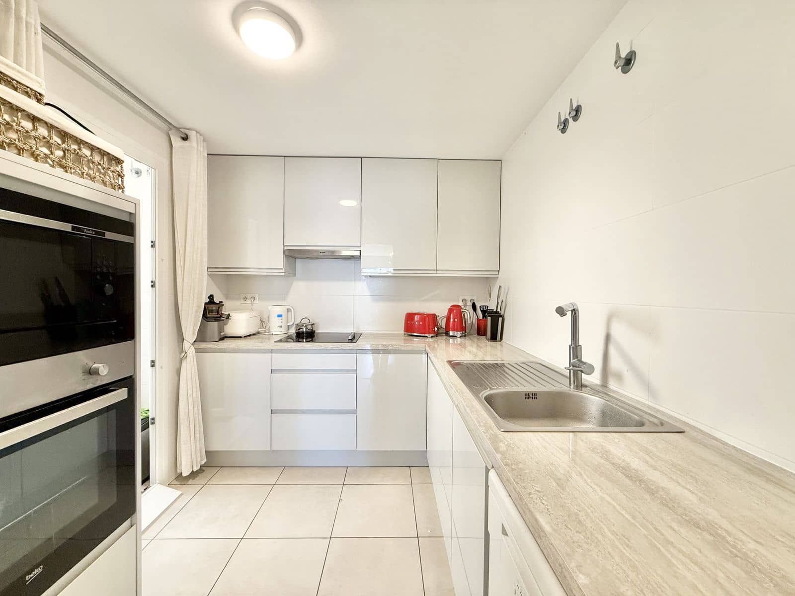 3 sypialnia Apartament na sprzedaż w Nueva Andalucia z basenem - 499 000 € (Ref: 9428922)