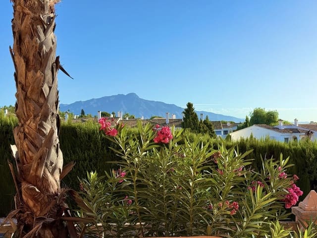 2 slaapkamer Appartement te koop in El Paraíso, Benahavís - € 365.000 (Ref: 9435040)