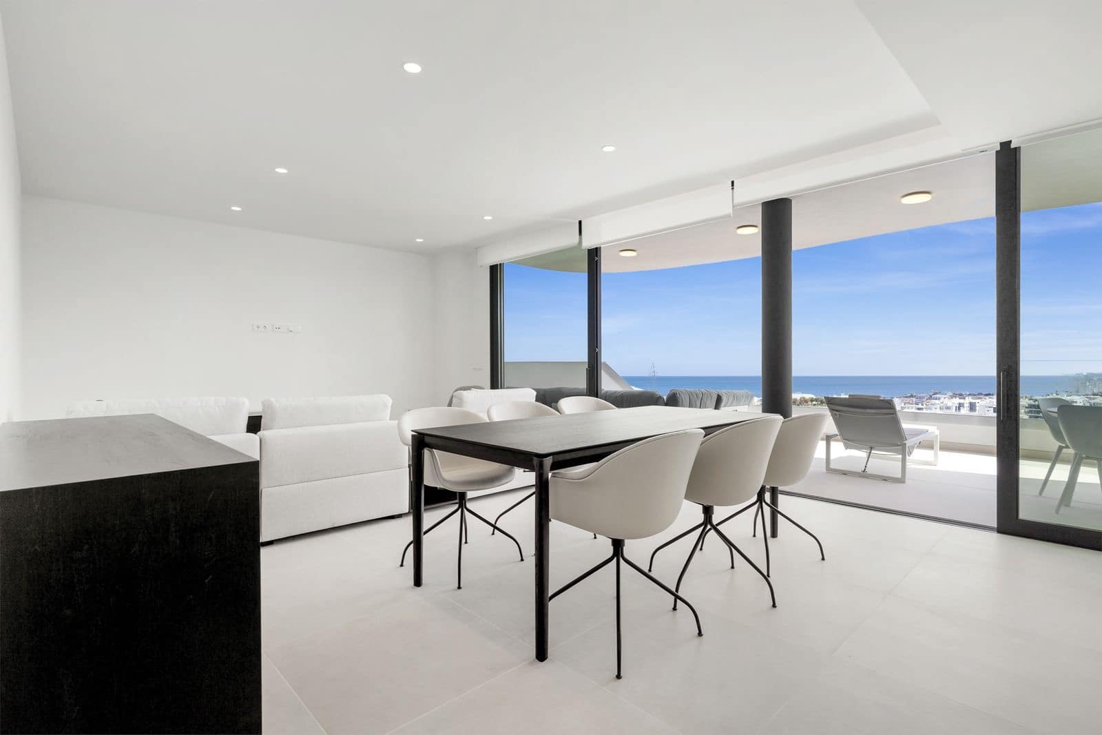 2 soverom Leilighet til salgs i Fuengirola med svømmebasseng - € 598 000 (Ref: 9435042)