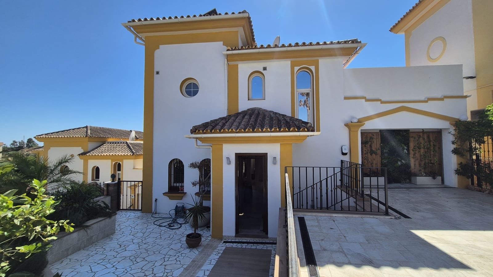 Casa de 4 habitaciones en Riviera del Sol en venta con piscina garaje - 965.000 € (Ref: 10009777)